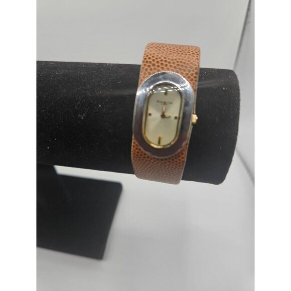 Kenneth Cole New York Oval Leather Strap VTG Watch Stainless Japan Movement - Picture 2 of 7
